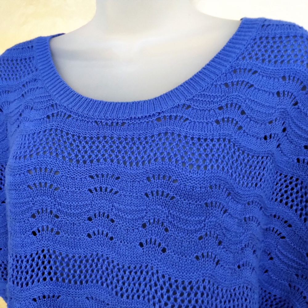 Royal Blue Light Sweater by August Silk EUC M - Picture 2 of 6